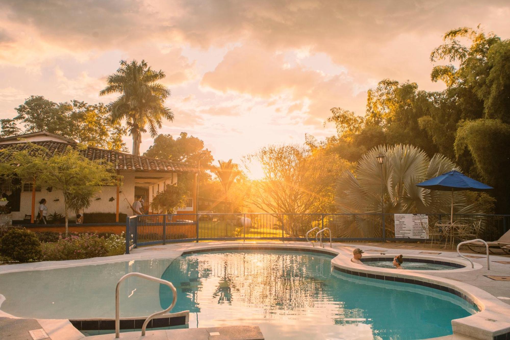 Hotel Mi Monaco Pueblo Tapao Dış mekan fotoğraf